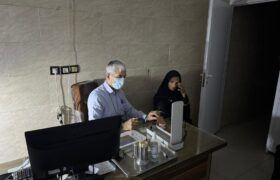 طبابت در گرمای طاقت‌فرسا و تاریکی شب؛ دکتر بردستانی حتی بدون برق هم چراغ سلامت مردم بردخون را روشن نگه می‌دارد