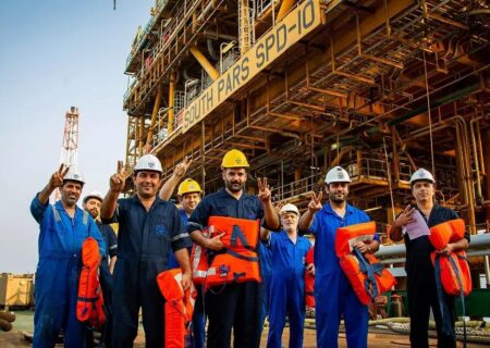 وزیر نفت از افزایش سقف حقوق کارکنان مناطق عملیاتی خبر داد