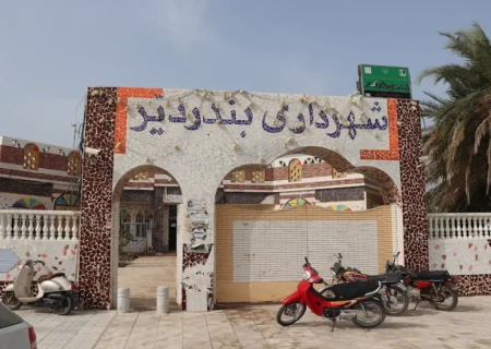 درخواست ارائه گزارش عملکرد و شفاف‌سازی وضعیت مالی شهرداری دیر