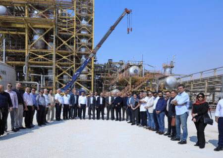 نشست «هم‌اندیشی رسانه و صنعت» در هنگام؛ وقتی دود و دمش برای جنوب است و دعوت‌ها برای پایتخت