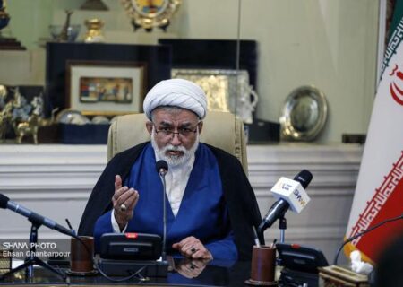 دکتر موسی احمدی: نوجوانان امروز ایران، با وجود همه گلایه‌ها، پای انقلاب و وطن ایستاده‌اند