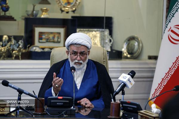 دکتر موسی احمدی: نوجوانان امروز ایران، با وجود همه گلایهها، پای انقلاب و وطن ایستادهاند