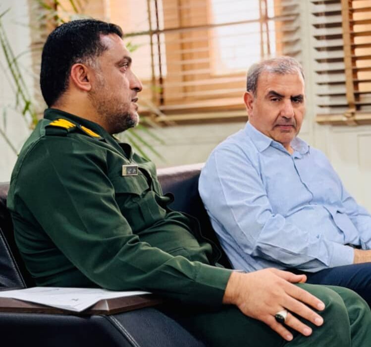 دیدار فرمانده سپاه دیر با مدیرعامل منطقه ویژه پارس و اعلام زمان تشییع شهید گمنام روستای سَرمَستان