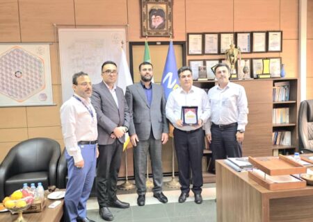 پتروشیمی نوری عسلویه به‌عنوان واحد برتر استانی در روز کیفیت تجلیل شد