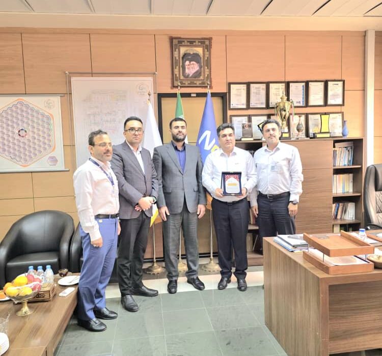 پتروشیمی نوری عسلویه بهعنوان واحد برتر استانی در روز کیفیت تجلیل شد