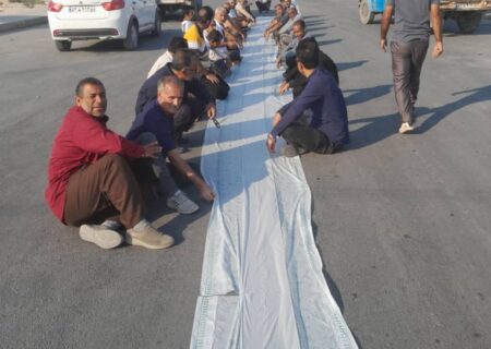 «سفره‌های خالی» نماد بیکاری؛ رانندگان و کارگران دیر دست به اعتراض زدند