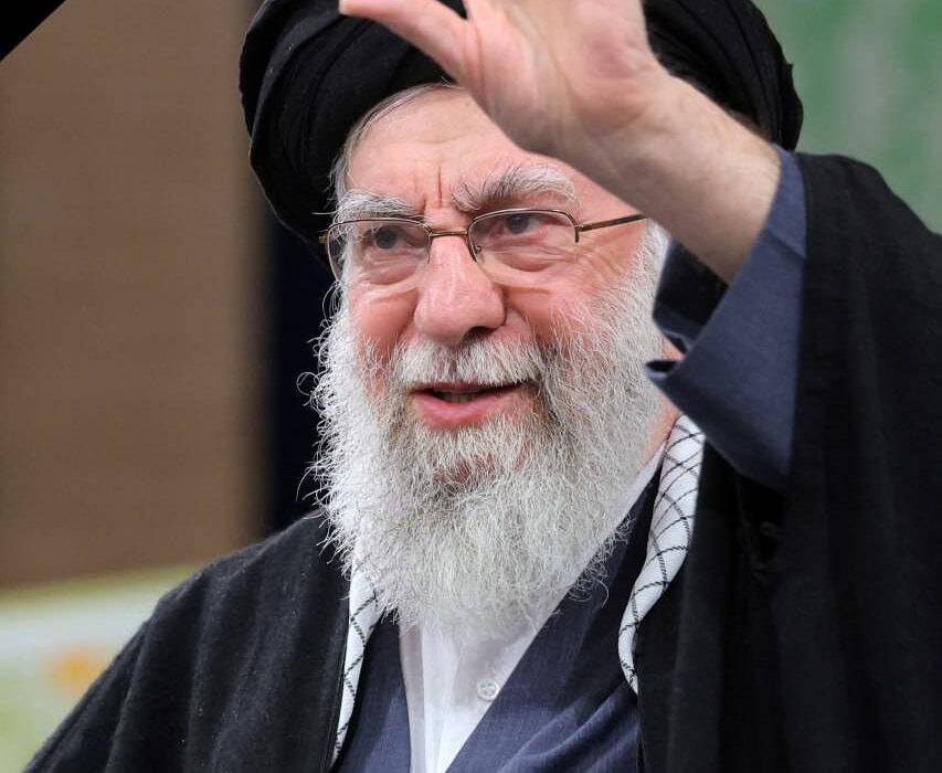 قائد امت، رهبر معظم انقلاب اسلامی ایران، حضرت آیت الله العظمی امام خامنه ای به شهادت رسیدند